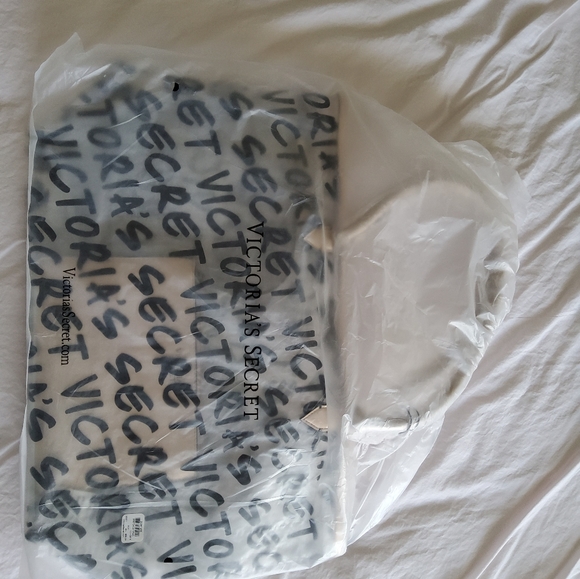 Victoria's Secret Bag - Picture 7 of 7